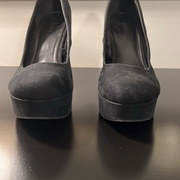 Forever 21 Suede Platform Pumps - Picture 3 of 11